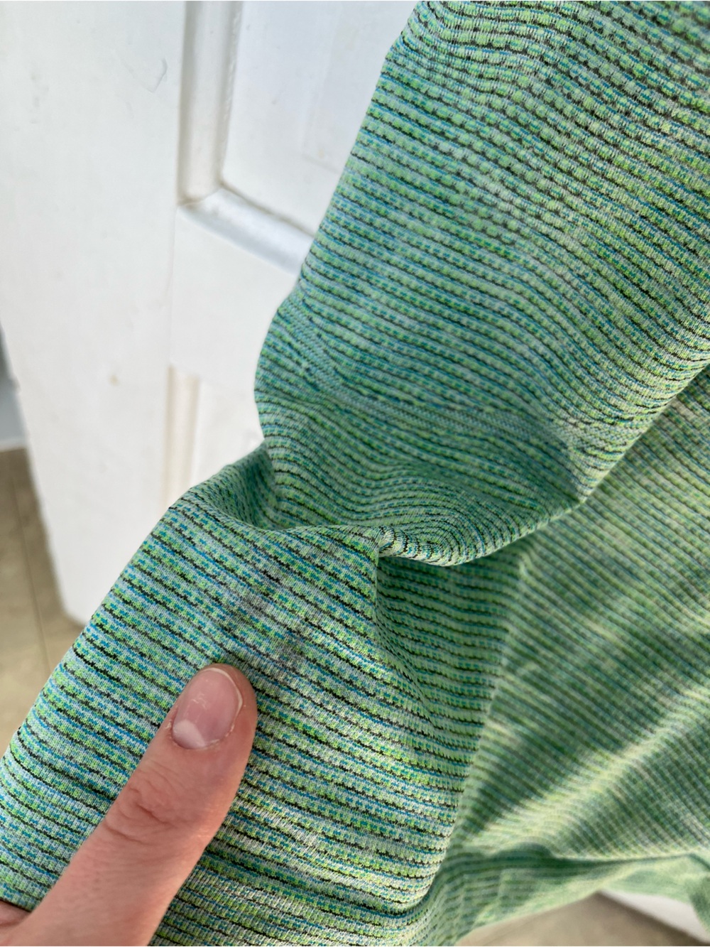 Lululemon Swiftly Tech Short Sleeve Tee Shirt 2.0 Hip-Length in Green Space Dye - Picture 6 of 7